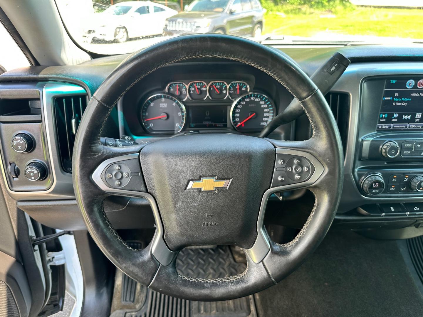 2017 White /Black Chevrolet Silverado 1500 LT (1GCVKREH5HZ) with an 4.3L V6 OHV 12V engine, 6-Speed Automatic transmission, located at 11115 Chardon Rd. , Chardon, OH, 44024, (440) 214-9705, 41.580246, -81.241943 - Photo#25